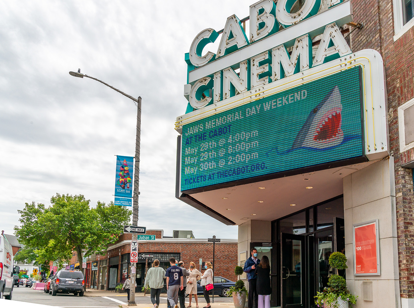 A photograph of the outside of The Cabot cinema, showing Jaws.